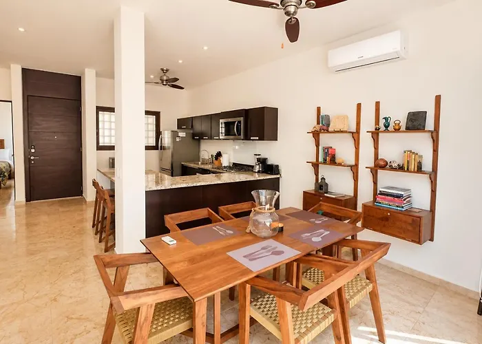 Townhome With Private Rooftop & Jacuzzi - Across Street Pousada *